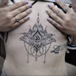 тату под грудью женские 18.11.2019 №048 -tattoo under the breast women- tatufoto.com