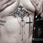 тату под грудью женские 18.11.2019 №061 -tattoo under the breast women- tatufoto.com