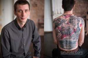 Фото татуировки на спине, изображающей портреты Ленина и Сталина, советскую символику и автомобиль 'Волга'. Цветная татуировка в реалистичном стиле.