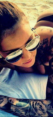 фото красивая девушка с тату 24.11.2019 №068 -beautiful girl with a tattoo- tatufoto.com