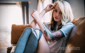 фото красивая девушка с тату 24.11.2019 №100 -beautiful girl with a tattoo- tatufoto.com