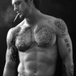 фото красивый парень с тату 24.11.2019 №049 -handsome guy with a tattoo- tatufoto.com