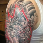 японское тату на плече 26.11.2019 №013 -japanese shoulder tattoo- tatufoto.com