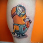 Фото Тату Миньон из мультика 12.12.2019 №024 -Tattoo Minion from the cart- tatufoto.com