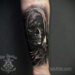 на фото татуировка в стиле Хоррор 12.12.2019 №139 -horror tattoo- tatufoto.com