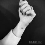 тату диамант на запястье 02.12.2019 №004 -diamond wrist tattoo- tatufoto.com