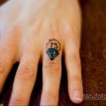 тату диамант на пальце 02.12.2019 №004 -diamond finger tattoo- tatufoto.com
