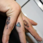 тату диамант на пальце 02.12.2019 №006 -diamond finger tattoo- tatufoto.com