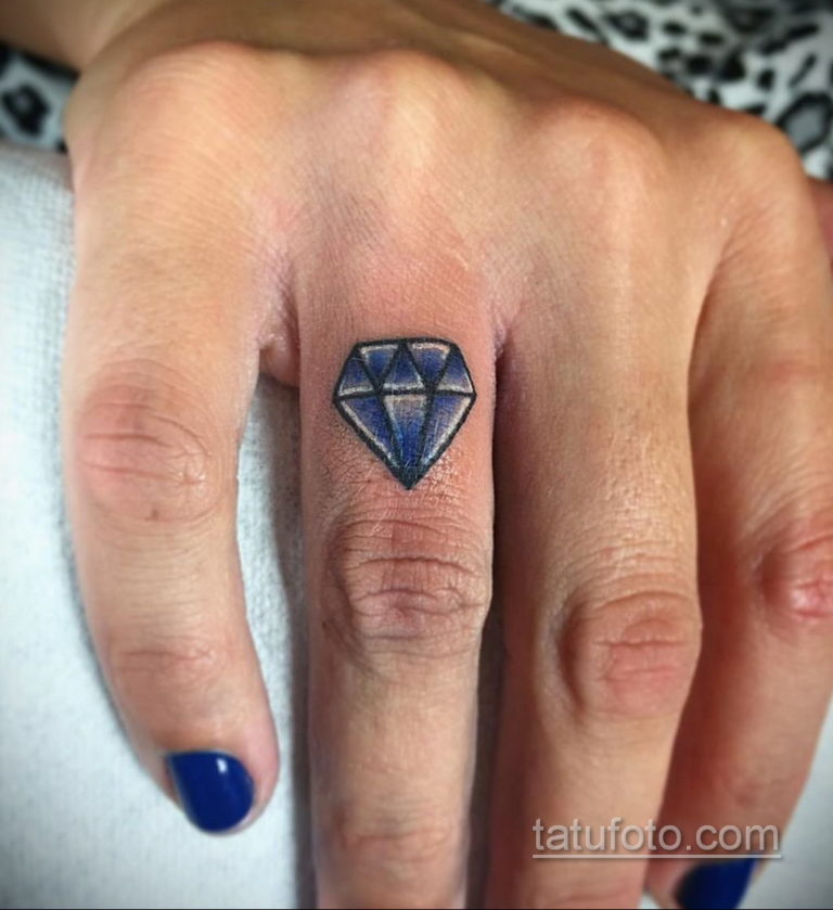 Tattoo diamant finger