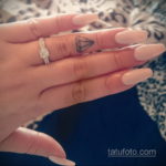тату диамант на пальце 02.12.2019 №025 -diamond finger tattoo- tatufoto.com