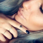 тату диамант на пальце 02.12.2019 №032 -diamond finger tattoo- tatufoto.com