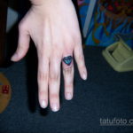 тату диамант на пальце 02.12.2019 №062 -diamond finger tattoo- tatufoto.com