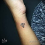 тату диамант на руке 02.12.2019 №035 -diamond tattoo on the arm- tatufoto.com