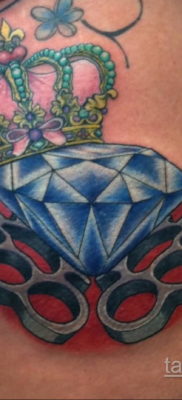 тату диамант с короной 02.12.2019 №015 -diamond tattoo with crown- tatufoto.com