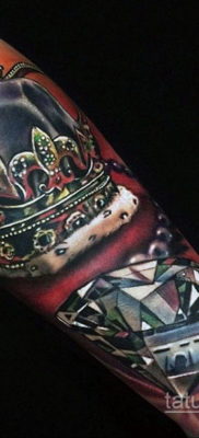 тату диамант с короной 02.12.2019 №021 -diamond tattoo with crown- tatufoto.com