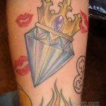 тату диамант с короной 02.12.2019 №043 -diamond tattoo with crown- tatufoto.com