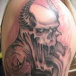 тату на плече хоррор 12.12.2019 №029 -horror shoulder tattoo- tatufoto.com