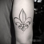 фото рисунка тату с геральдической лилией 14.12.2019 №022 -heraldic lily- tatufoto.com