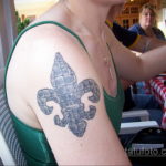 фото рисунка тату с геральдической лилией 14.12.2019 №032 -heraldic lily- tatufoto.com