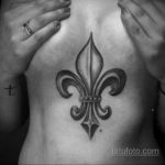фото рисунка тату с геральдической лилией 14.12.2019 №067 -heraldic lily- tatufoto.com