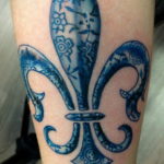 фото рисунка тату с геральдической лилией 14.12.2019 №074 -heraldic lily- tatufoto.com