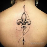 фото рисунка тату с геральдической лилией 14.12.2019 №110 -heraldic lily- tatufoto.com