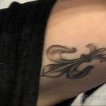 фото рисунка тату с геральдической лилией 14.12.2019 №125 -heraldic lily- tatufoto.com