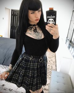 фото тату модели девушки в школьной форме - @pennysuicide