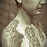 фото тату эполет на плече (погон) 10.12.2019 №070 -tattoo epaulettes- tatufoto.com