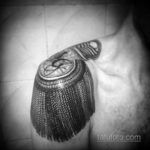 фото тату эполет на плече (погон) 10.12.2019 №110 -tattoo epaulettes- tatufoto.com