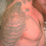 фото тату эполет на плече (погон) 10.12.2019 №112 -tattoo epaulettes- tatufoto.com