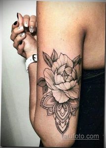 крутая женская татуировки 21.01.2020 №127 -cool female tattoos- tatufoto.com