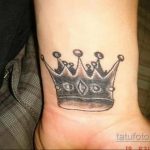 тату корона на запястье девушки 02.01.2020 №023 -crown tattoo on the wrist- tatufoto.com