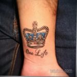 тату корона на запястье мужчины 02.01.2020 №008 -crown tattoo on the wrist- tatufoto.com