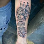 тату корона на запястье мужчины 02.01.2020 №024 -crown tattoo on the wrist- tatufoto.com