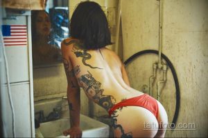 тату у девушки в купальнике 21.01.2020 №074 -tattoo in a