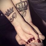фото тату корона на запястье 02.01.2020 №002 -crown tattoo on the wrist- tatufoto.com