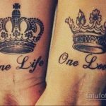 фото тату корона на запястье 02.01.2020 №015 -crown tattoo on the wrist- tatufoto.com