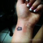 фото тату корона на запястье 02.01.2020 №032 -crown tattoo on the wrist- tatufoto.com