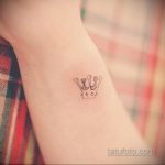 фото тату корона на запястье 02.01.2020 №039 -crown tattoo on the wrist- tatufoto.com
