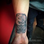 фото тату корона на запястье 02.01.2020 №044 -crown tattoo on the wrist- tatufoto.com