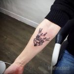 фото тату корона на запястье 02.01.2020 №045 -crown tattoo on the wrist- tatufoto.com