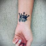 фото тату корона на запястье 02.01.2020 №054 -crown tattoo- tatufoto.com