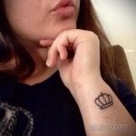 фото тату корона на запястье 02.01.2020 №067 -crown tattoo on the wrist- tatufoto.com