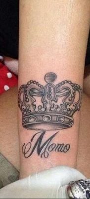 фото тату корона на запястье для девушек 02.01.2020 №1004 -crown tattoo- tatufoto.com