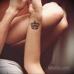 фото тату корона на запястье для девушек 02.01.2020 №1029 -crown tattoo- tatufoto.com