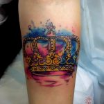 фото тату корона на запястье для мужчин 02.01.2020 №1006 -crown tattoo- tatufoto.com