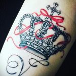фото тату корона на запястье для мужчин 02.01.2020 №1014 -crown tattoo- tatufoto.com