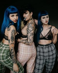 Flahsuicide – фото красивой девушки с татуировками для tatufoto.com от 23 февраля 2020 года 15