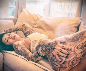 Indacosuicide – фото красивой девушки с татуировками для tatufoto.com от 23 февраля 2020 года 2